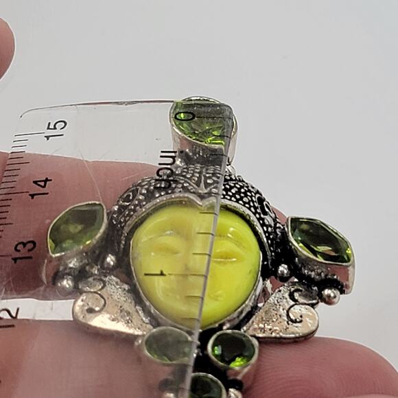 Vintage Carved Yellow Face Ring with Peridot Accents,  Silver Jewelry - Picture 6 of 10